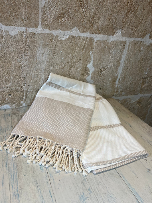 Beach towel – beige &amp; white (200 × 100 cm)