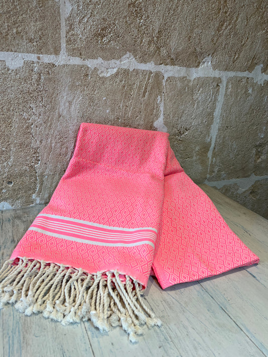 Beach Towel – Pink &amp; White (200 × 100 cm)