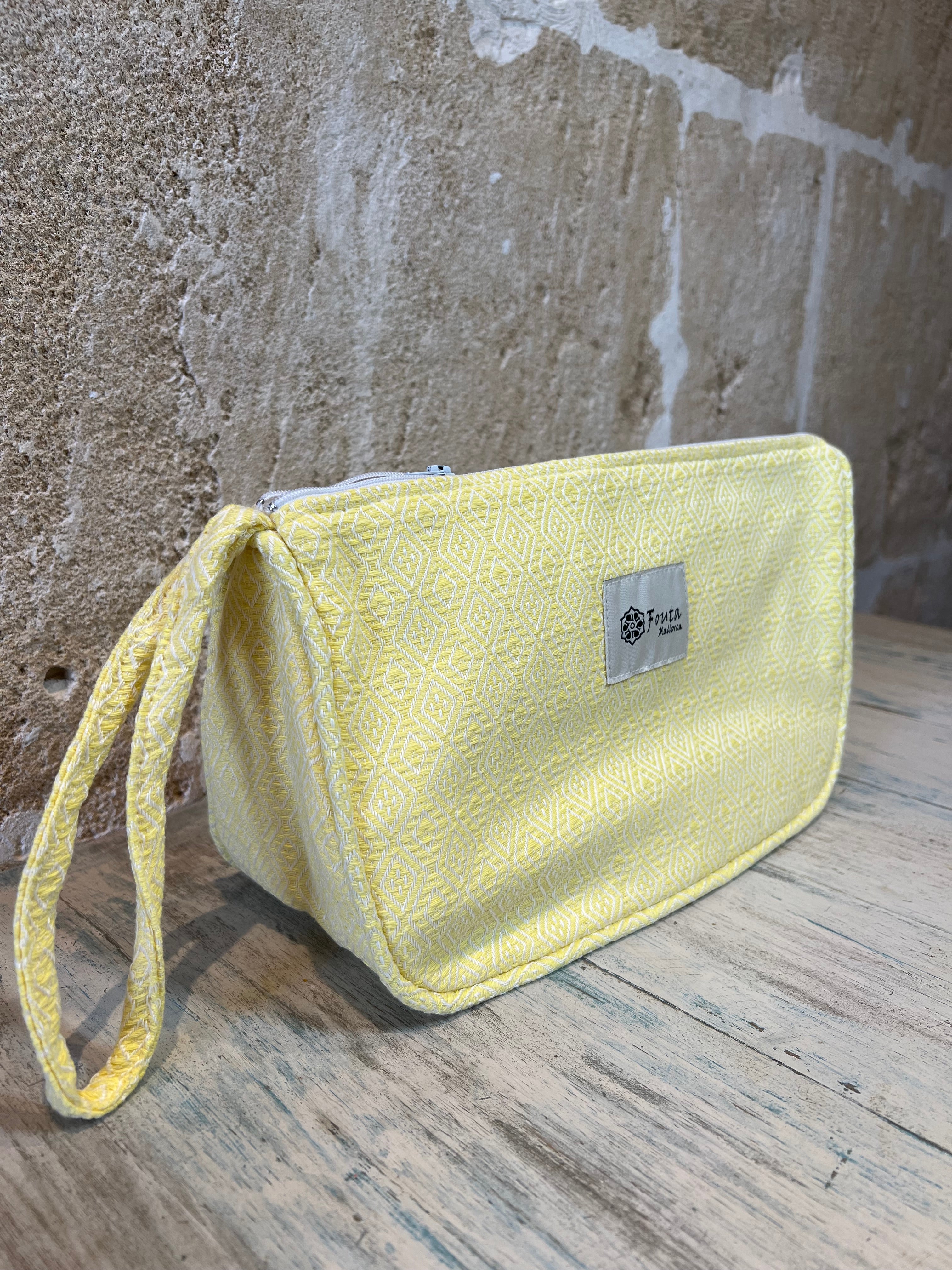 Kosmetiktasche & Strand-Case gelb – Fouta-Design mit wasserabweisendem Innenfutter - Majovida Islas Baleares S.L.