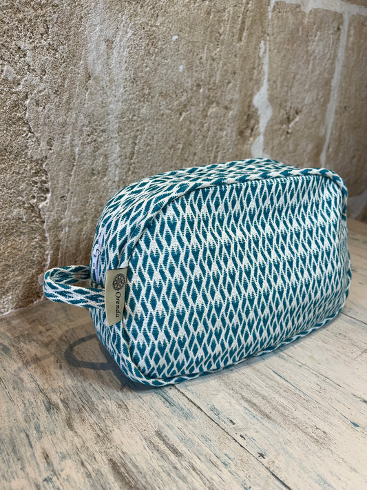 Oval cosmetic bag – Fouta style with water-repellent lining
