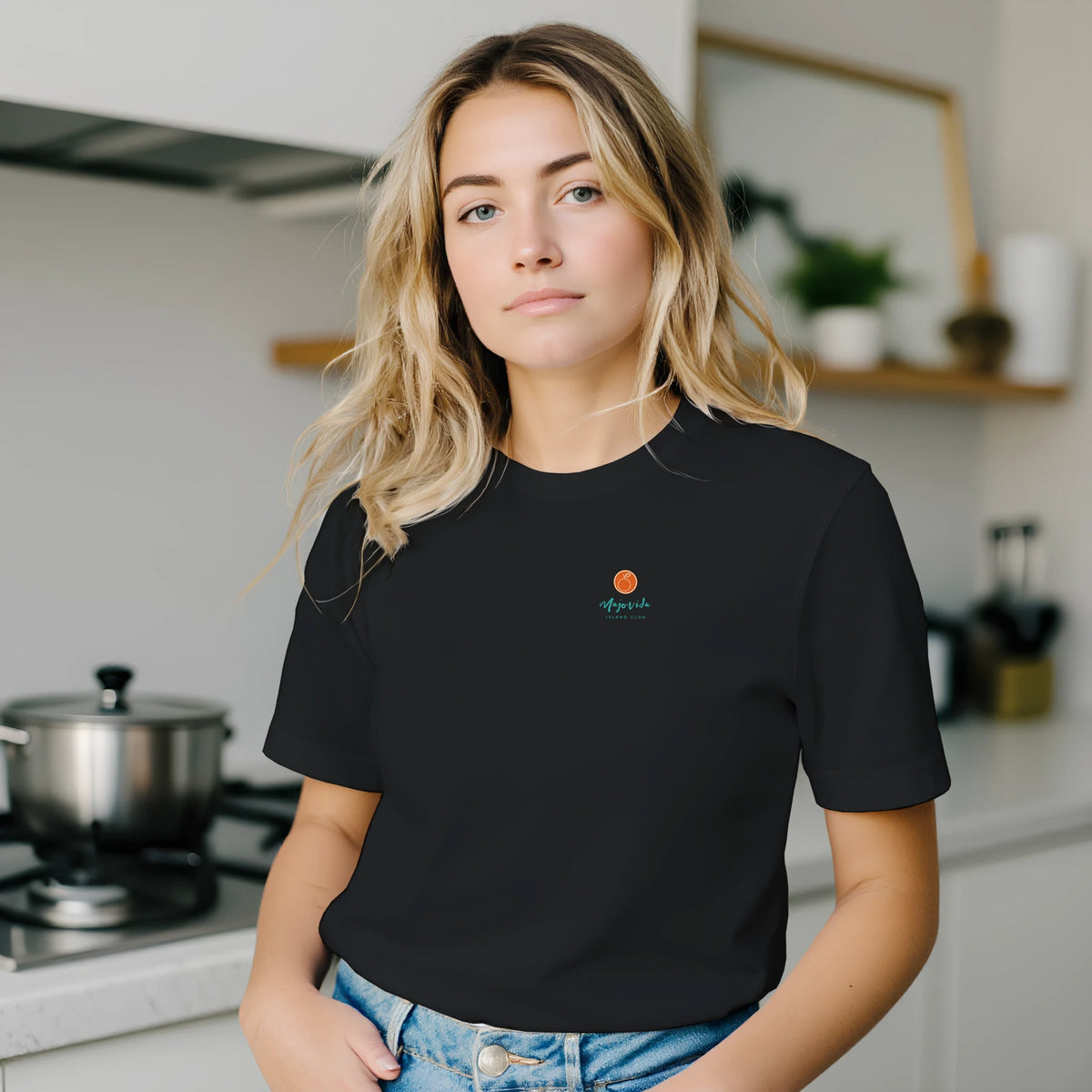 Majovida Island Club T-Shirt Unisex in Schwarz