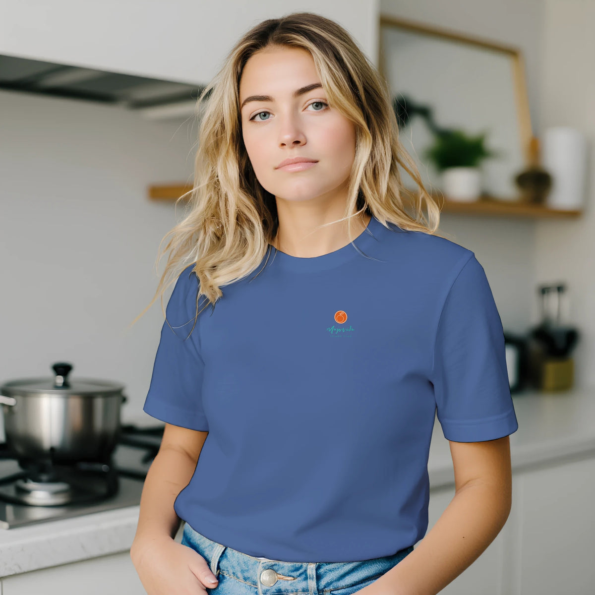 Majovida Island Club T-Shirt Unisex in Hellblau